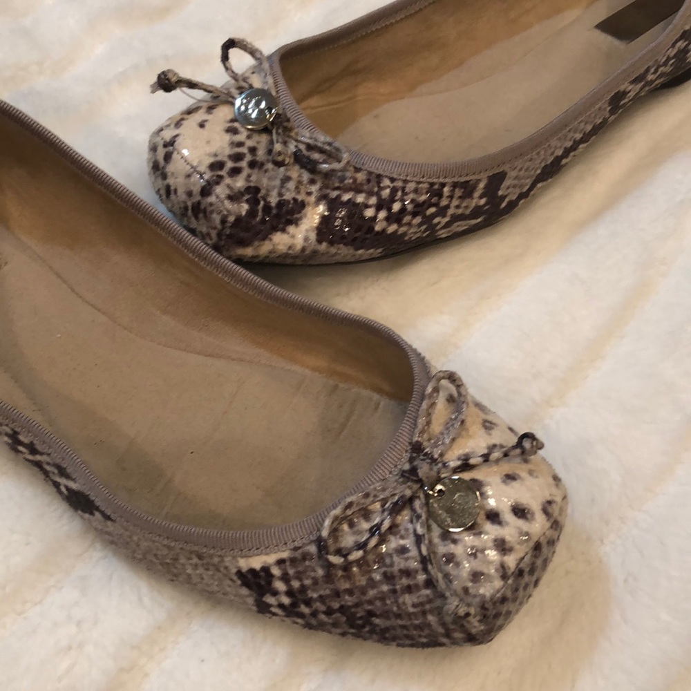 💗Snakeskin flats by Jessica Simpson💗